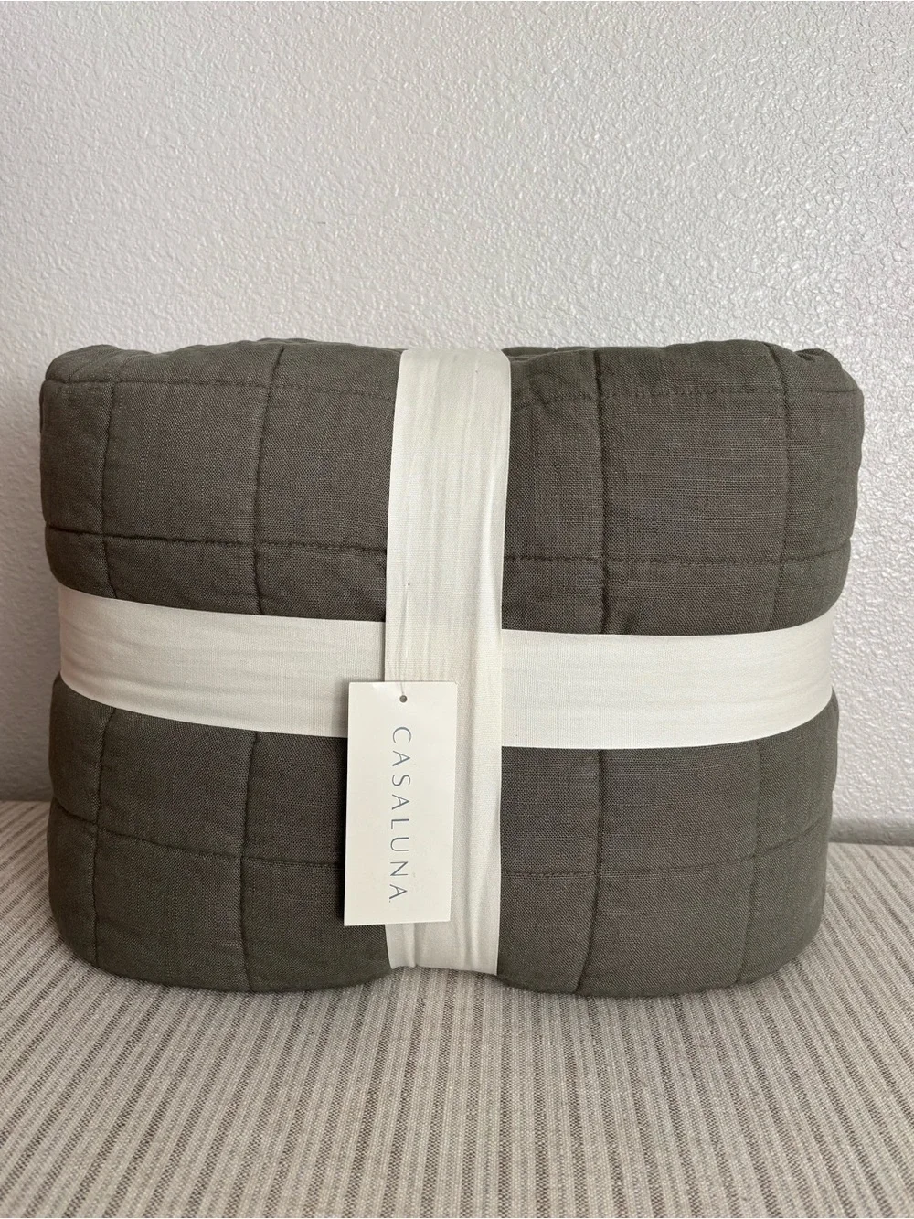 NWT Full/Queen Heavyweight Linen Blend Quilt Olive Green - Casaluna